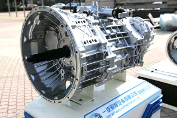 总长20米，还是国六排放，解放J6中置轴货车来了