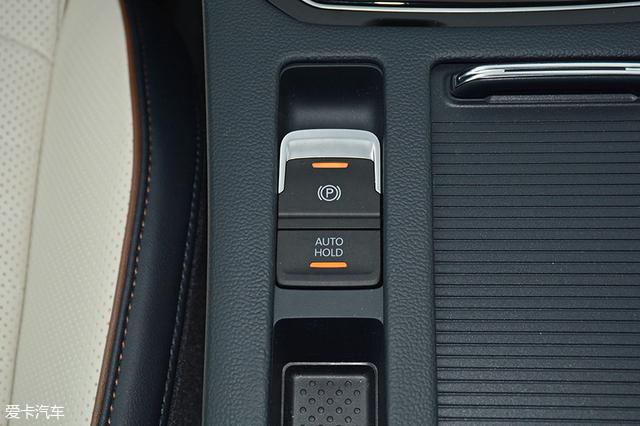 巩固标杆地位 试驾新款一汽-大众迈腾