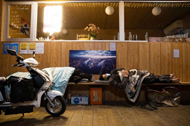 我在现场·照片背后的故事｜浦东封控后第二天，我回到上海……