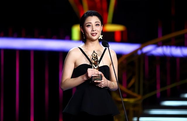 9.6分！《万里归途》票房正式破3亿，观众说得最多的是殷桃演技