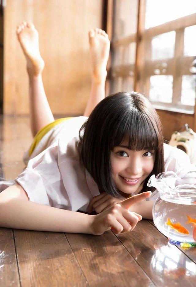 日本最美女星Top3-广濑铃，人间尤物，人美身材好，美女图写真集
