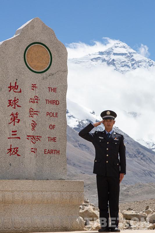 王普：世界之巅，他的精神高地