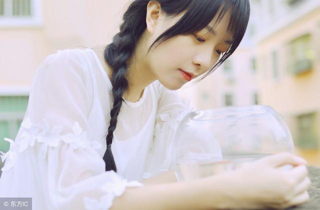 一首伤感迷人男女对唱歌曲—《伤心酒店》太动听了