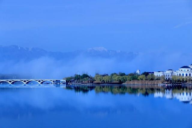 杨占武：贺兰山阙作春秋