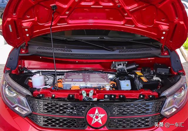 红星品牌微型电动车闪闪X2，网友：看见它就想起双环小贵族